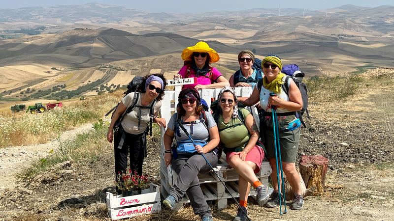 Non camminiamo per arrivare da qualche parte, ma per ritrovare noi stesse